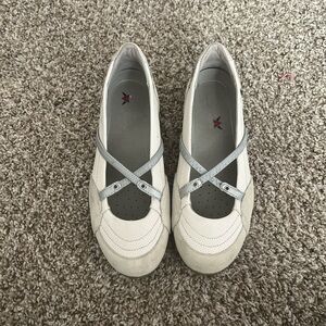 Mephisto Women's Gray and Cream Shoes